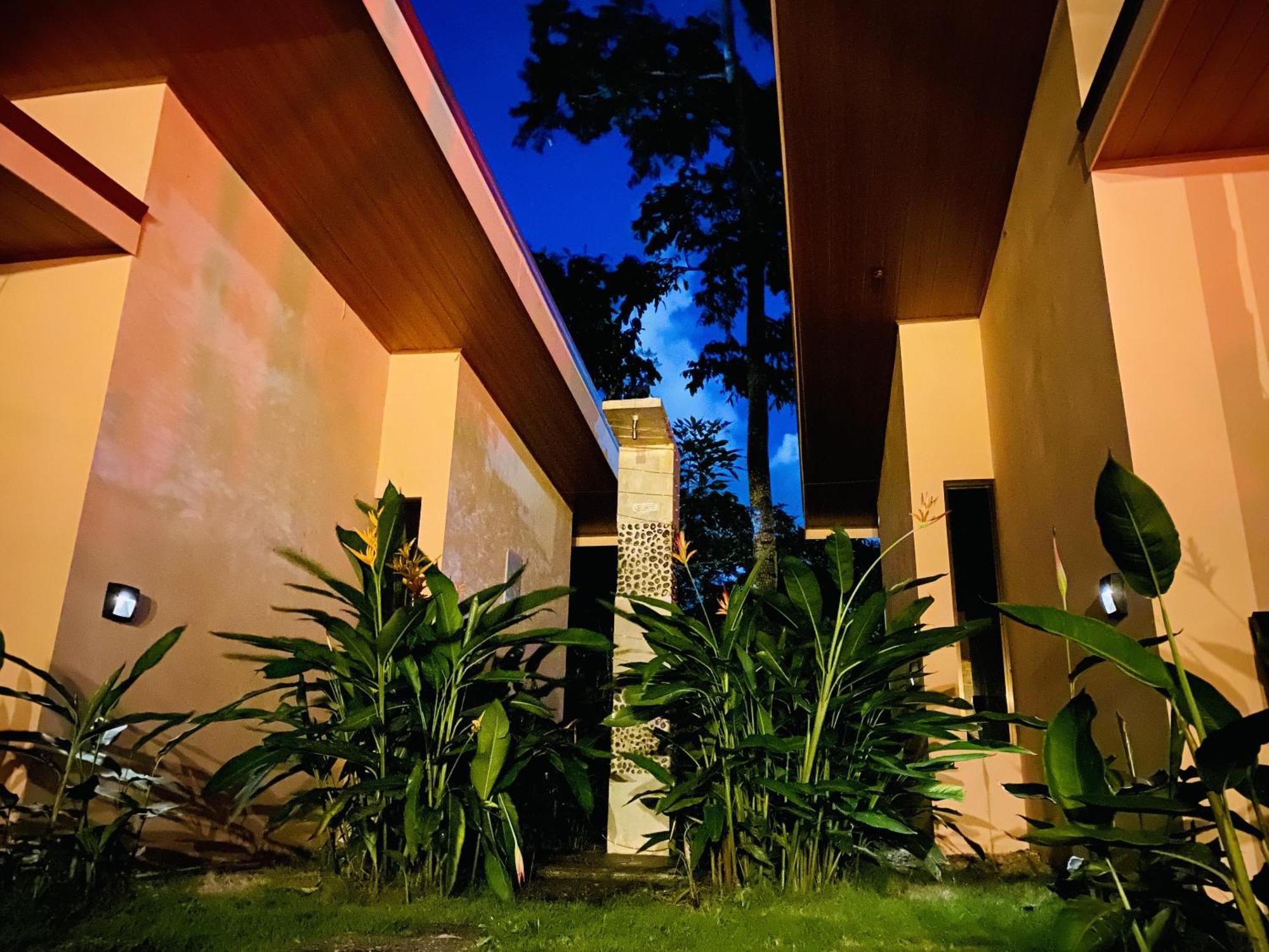 Brahman Bungalows On Pavones Point Chambre photo